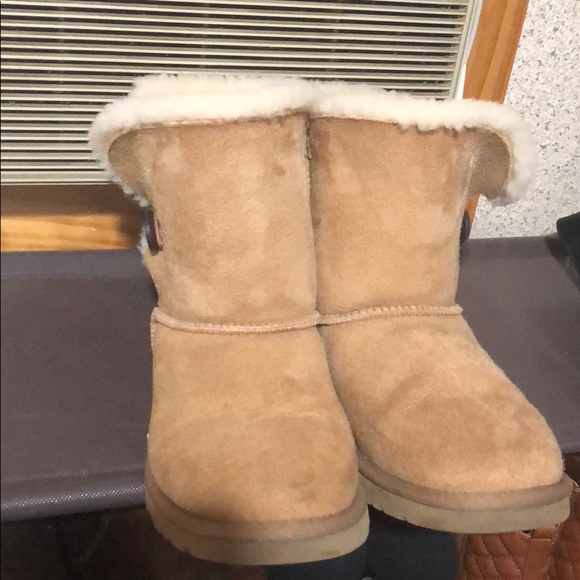 UGG boots - Picture 3 of 3